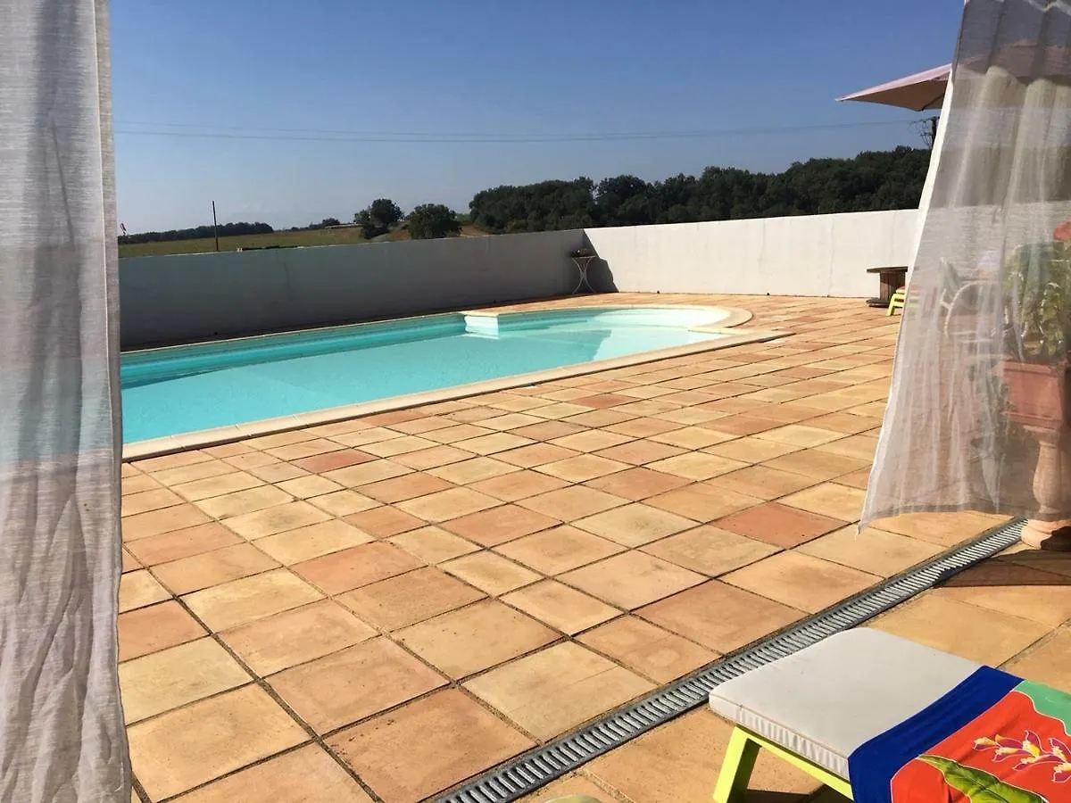 Gite Au Marron Seissan Holiday home